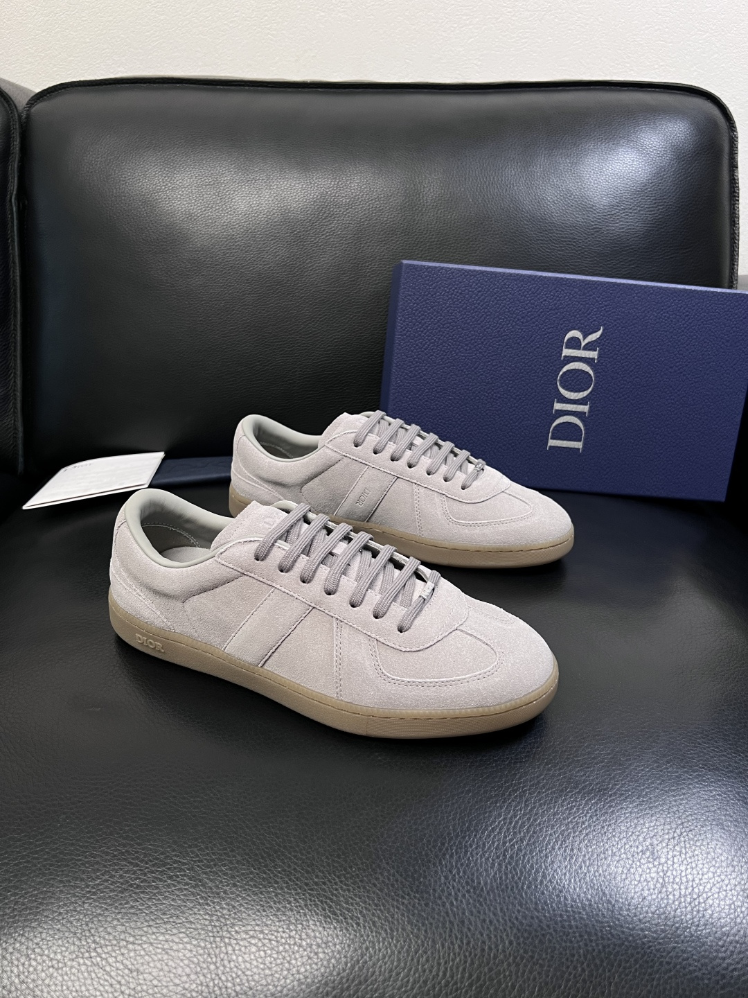 Dior  高品质  顶级工艺品 迪奥  专柜同步 原厂配置，意大利进口原版牛皮面料，透气舒适进口水染牛