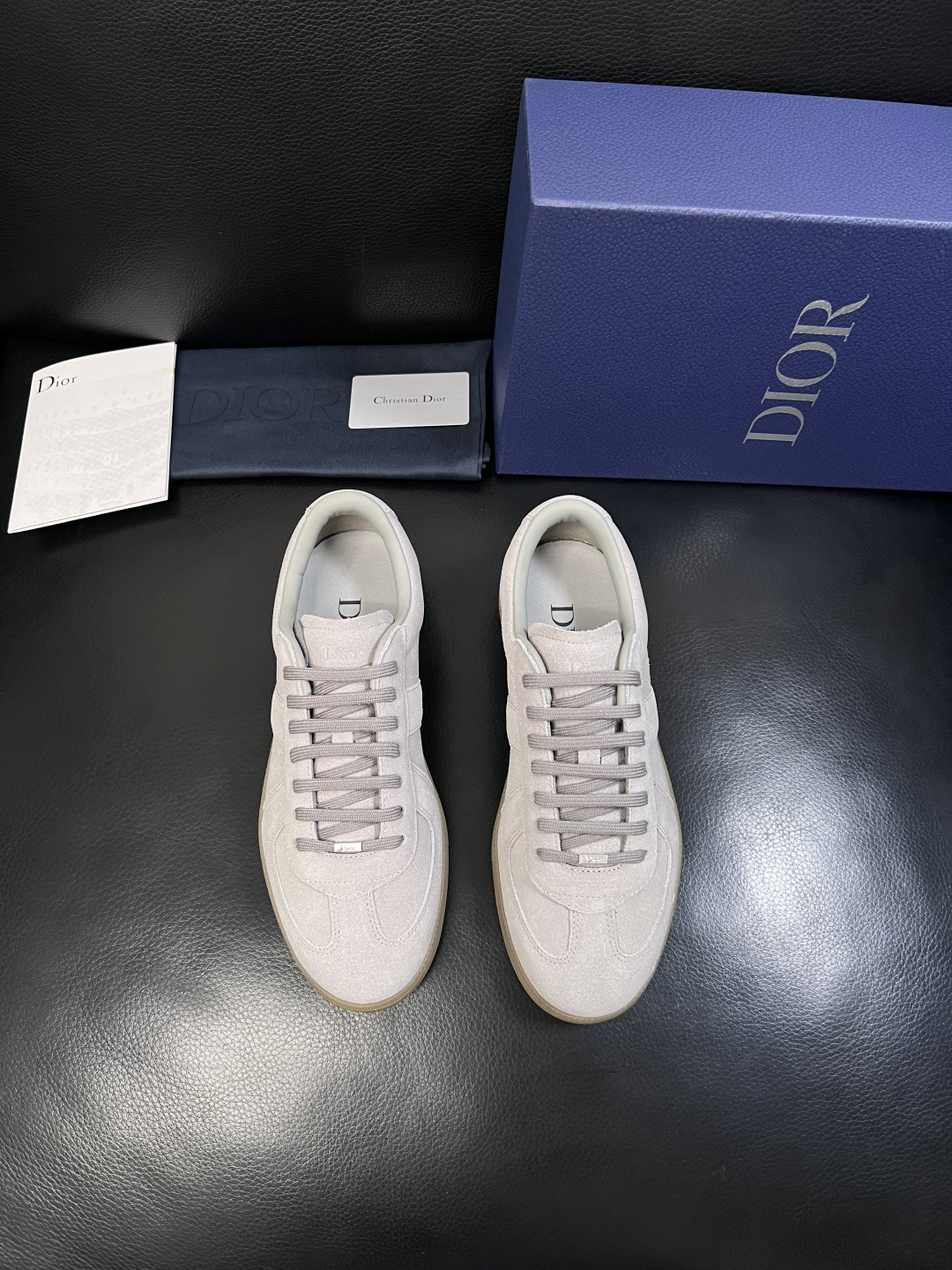 Dior  高品质  顶级工艺品 迪奥  专柜同步 原厂配置，意大利进口原版牛皮面料，透气舒适进口水染牛