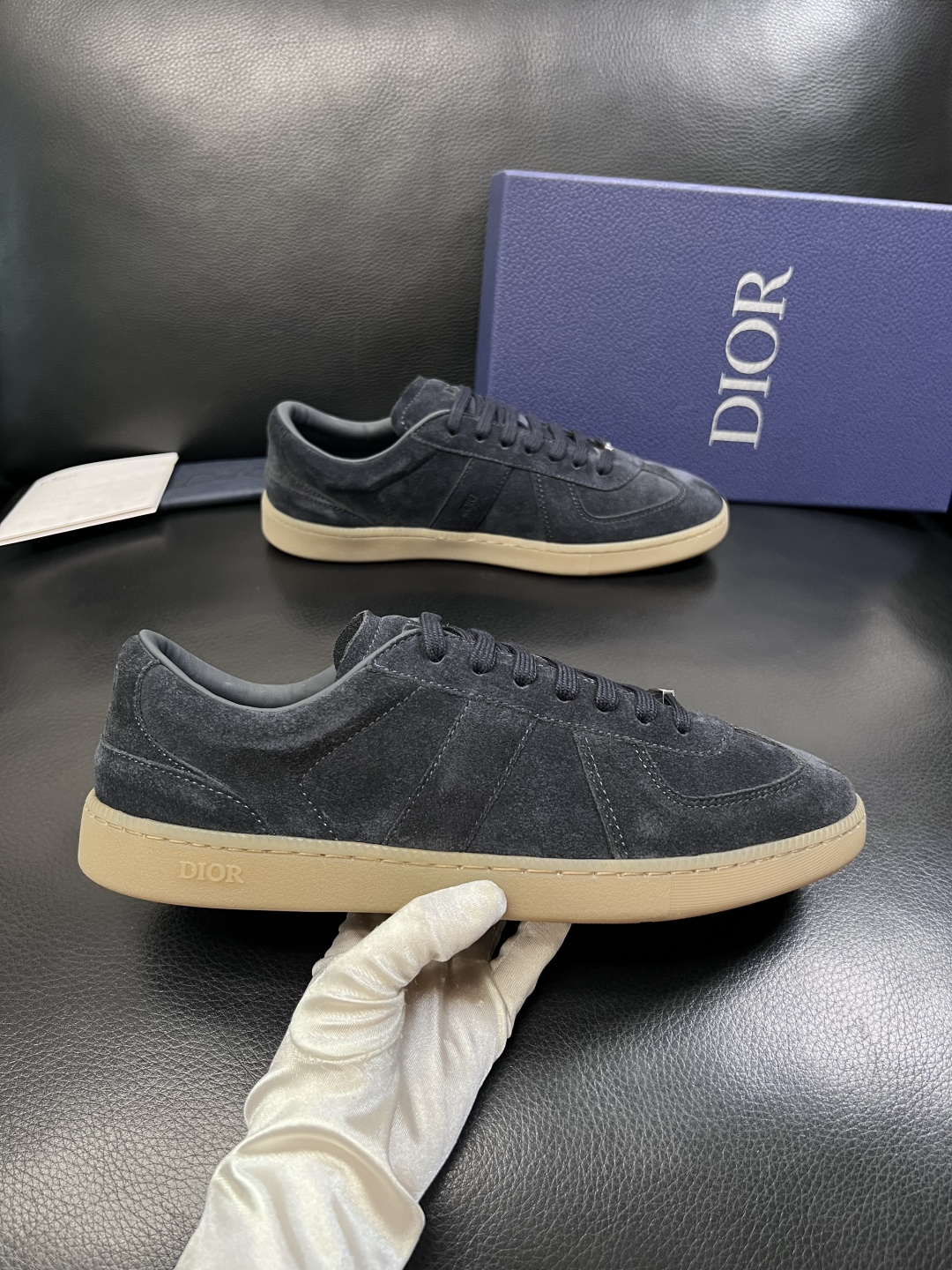 Dior  高品质  顶级工艺品 迪奥  专柜同步 原厂配置，意大利进口原版牛皮面料，透气舒适进口水染牛