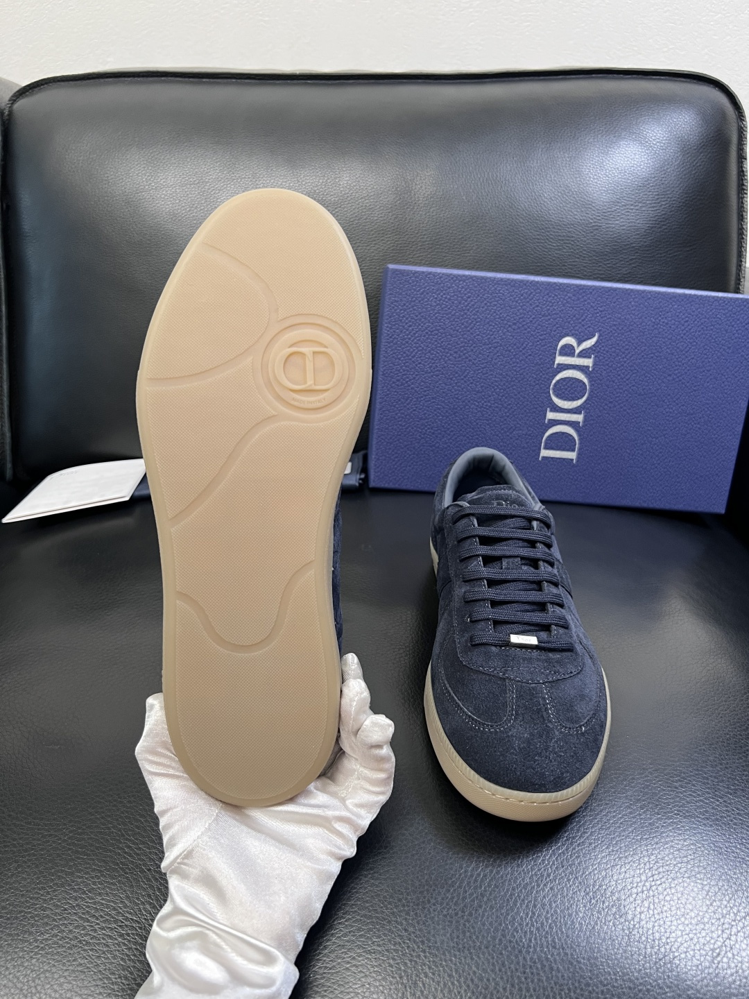 Dior  高品质  顶级工艺品 迪奥  专柜同步 原厂配置，意大利进口原版牛皮面料，透气舒适进口水染牛