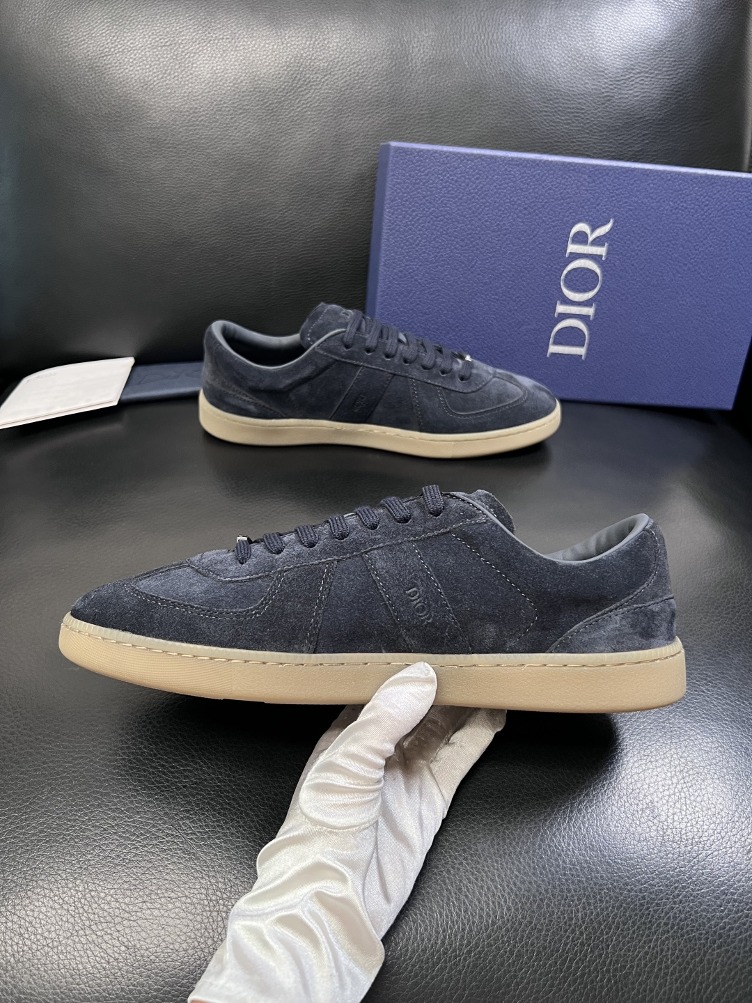 Dior  高品质  顶级工艺品 迪奥  专柜同步 原厂配置，意大利进口原版牛皮面料，透气舒适进口水染牛