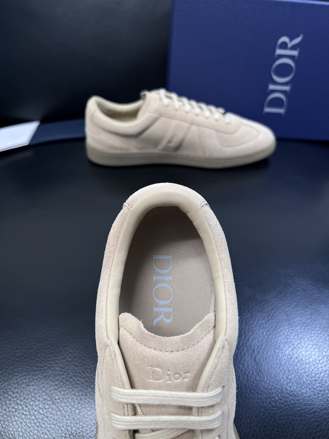 Dior  高品质  顶级工艺品 迪奥  专柜同步 原厂配置，意大利进口原版牛皮面料，透气舒适进口水染牛