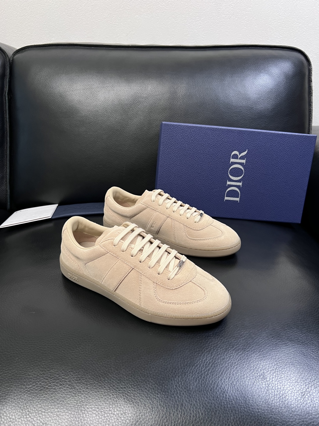 Dior  高品质  顶级工艺品 迪奥  专柜同步 原厂配置，意大利进口原版牛皮面料，透气舒适进口水染牛