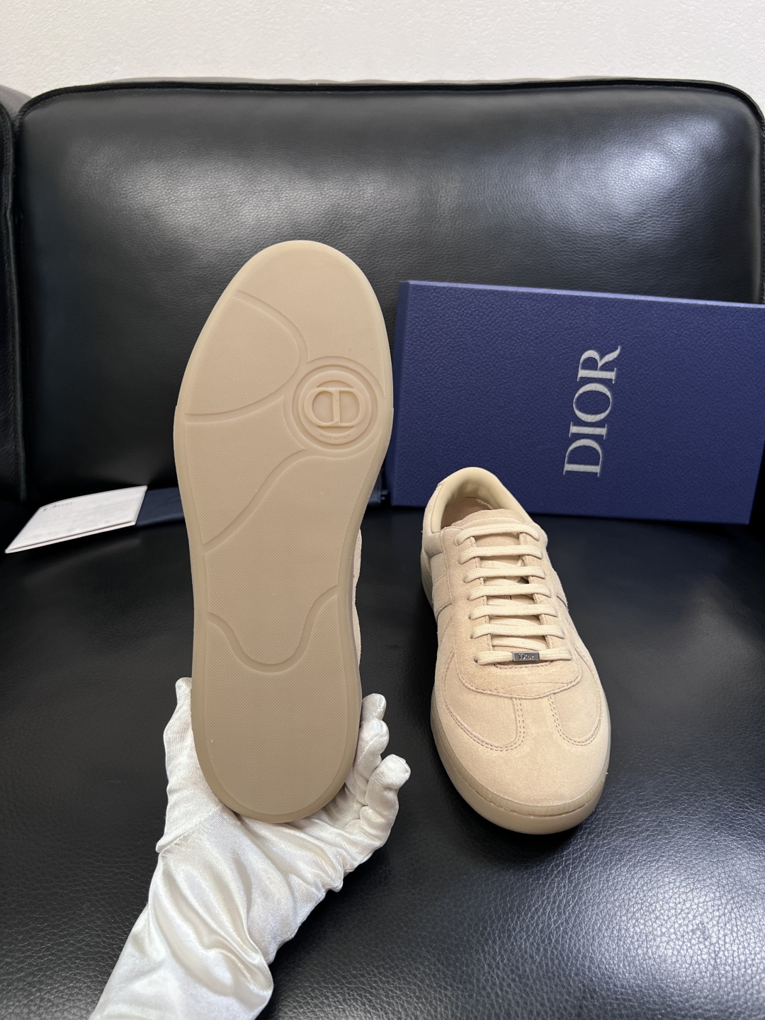 Dior  高品质  顶级工艺品 迪奥  专柜同步 原厂配置，意大利进口原版牛皮面料，透气舒适进口水染牛