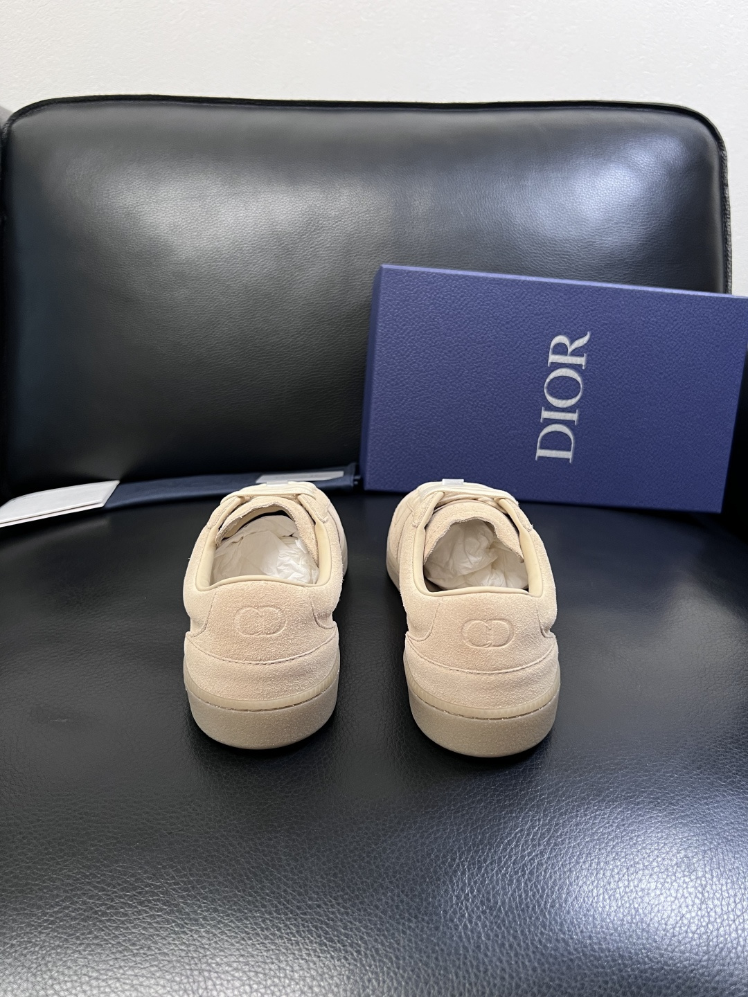 Dior  高品质  顶级工艺品 迪奥  专柜同步 原厂配置，意大利进口原版牛皮面料，透气舒适进口水染牛