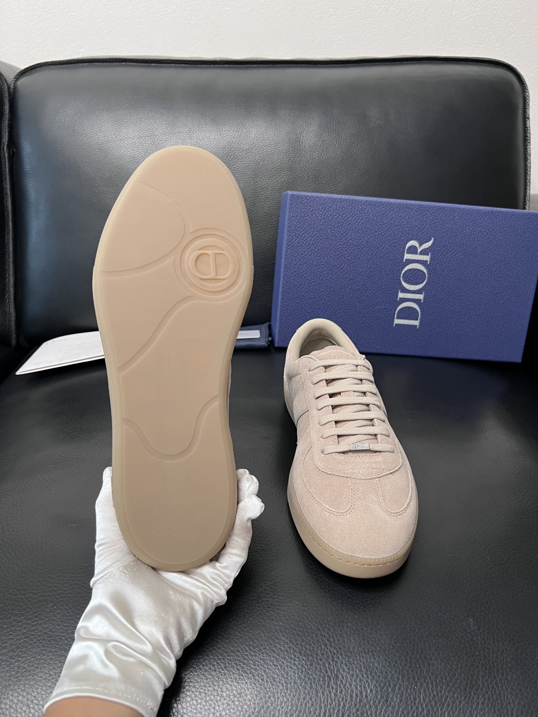 Dior  高品质  顶级工艺品 迪奥  专柜同步 原厂配置，意大利进口原版牛皮面料，透气舒适进口水染牛