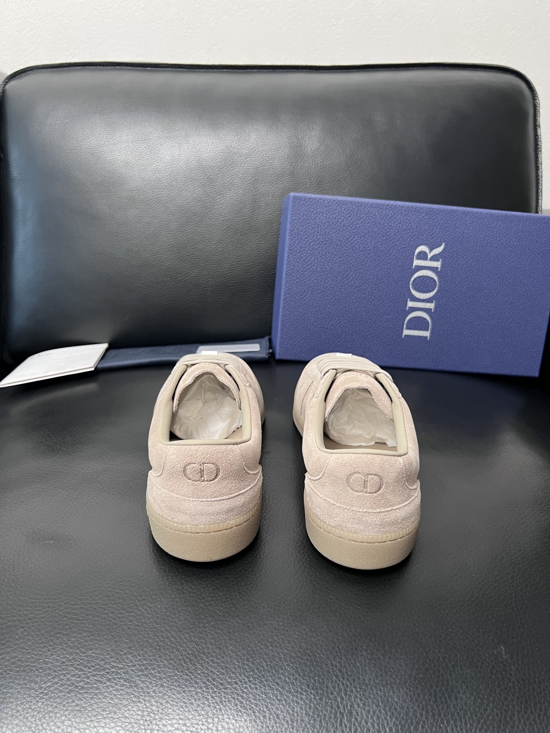 Dior  高品质  顶级工艺品 迪奥  专柜同步 原厂配置，意大利进口原版牛皮面料，透气舒适进口水染牛