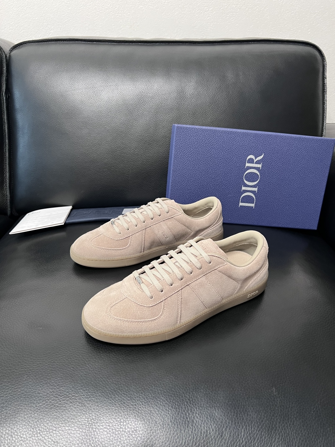 Dior  高品质  顶级工艺品 迪奥  专柜同步 原厂配置，意大利进口原版牛皮面料，透气舒适进口水染牛
