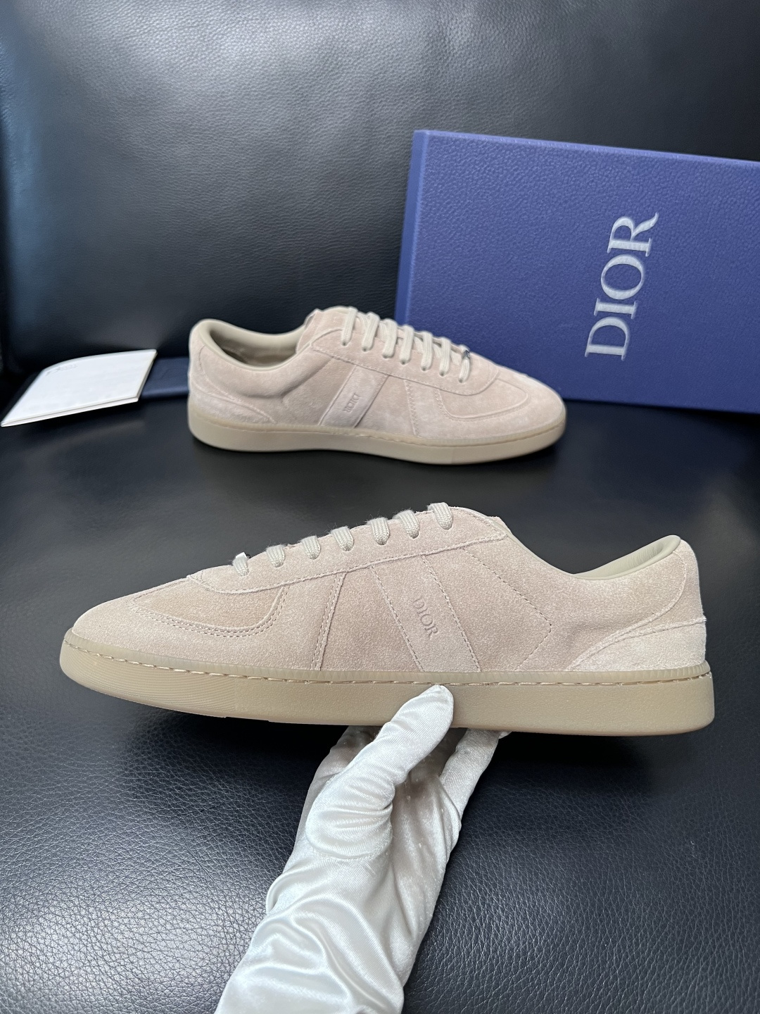 Dior  高品质  顶级工艺品 迪奥  专柜同步 原厂配置，意大利进口原版牛皮面料，透气舒适进口水染牛