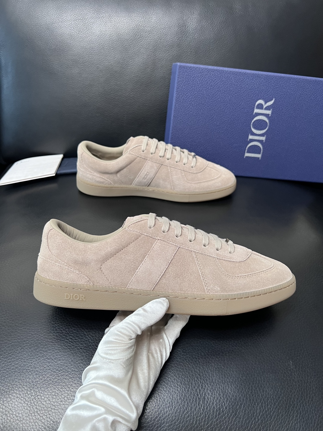 Dior  高品质  顶级工艺品 迪奥  专柜同步 原厂配置，意大利进口原版牛皮面料，透气舒适进口水染牛