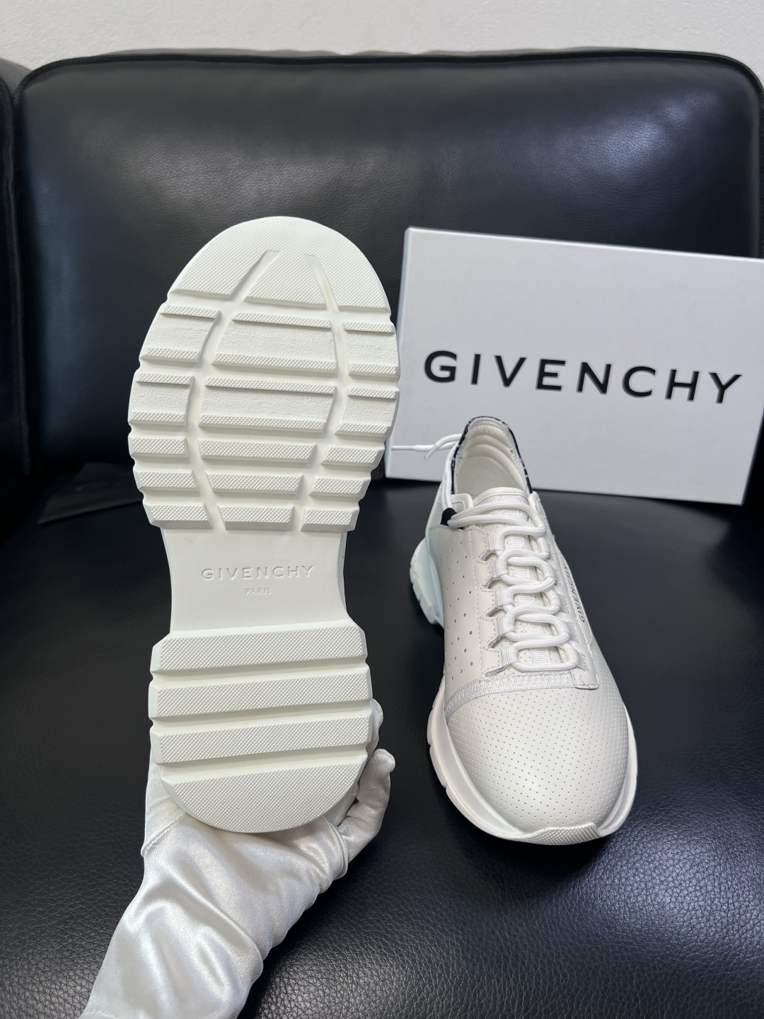 ⚠️只换码不退⚠️    Givenchy  高品质  纪梵希  顶级工艺品  专柜新品同步，鞋面意大利