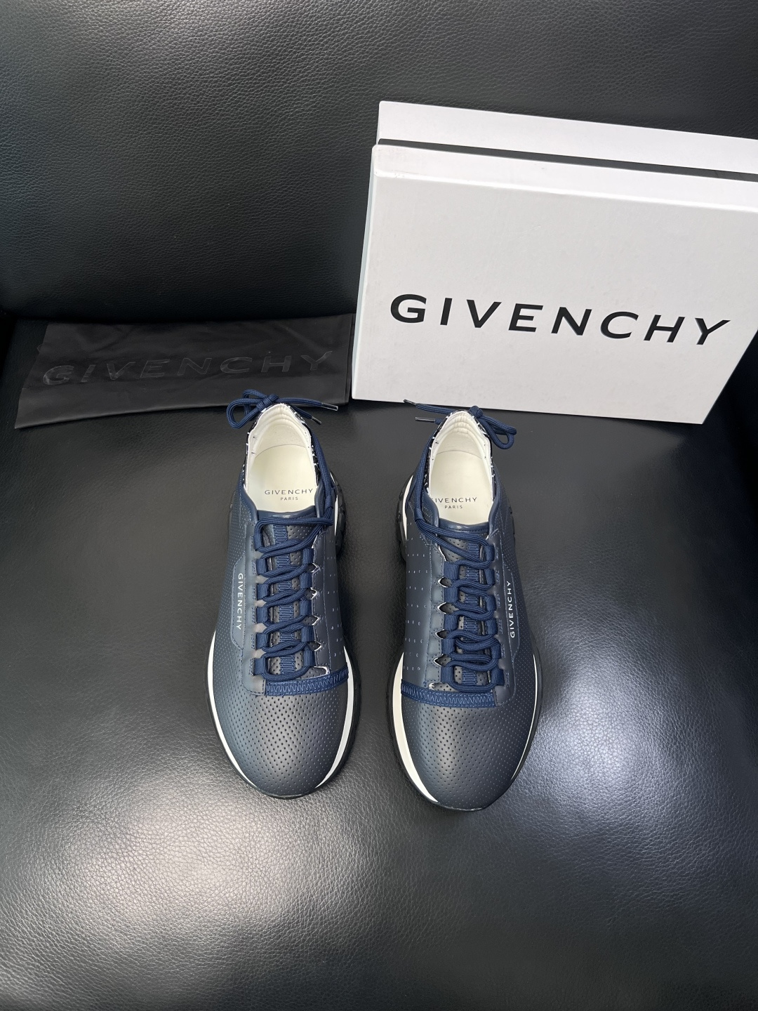 ⚠️只换码不退⚠️    Givenchy  高品质  纪梵希  顶级工艺品  专柜新品同步，鞋面意大利