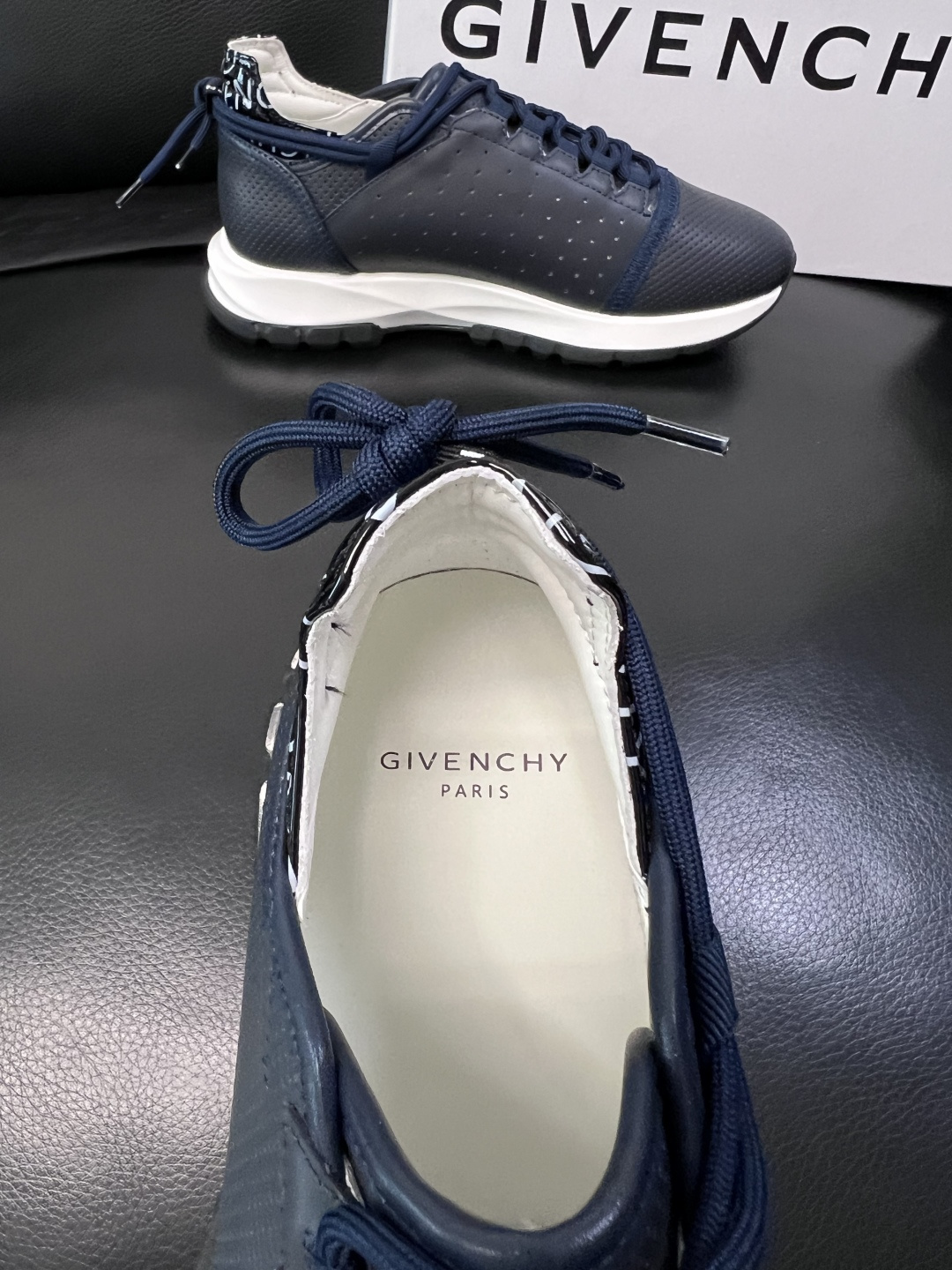⚠️只换码不退⚠️    Givenchy  高品质  纪梵希  顶级工艺品  专柜新品同步，鞋面意大利