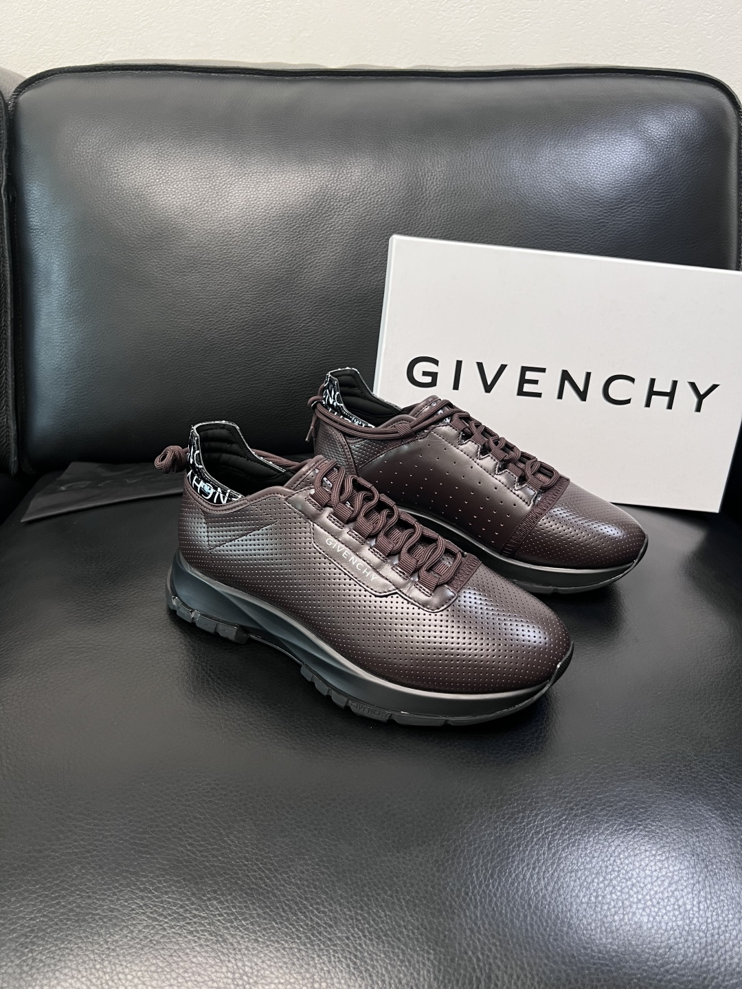 ⚠️只换码不退⚠️    Givenchy  高品质  纪梵希  顶级工艺品  专柜新品同步，鞋面意大利