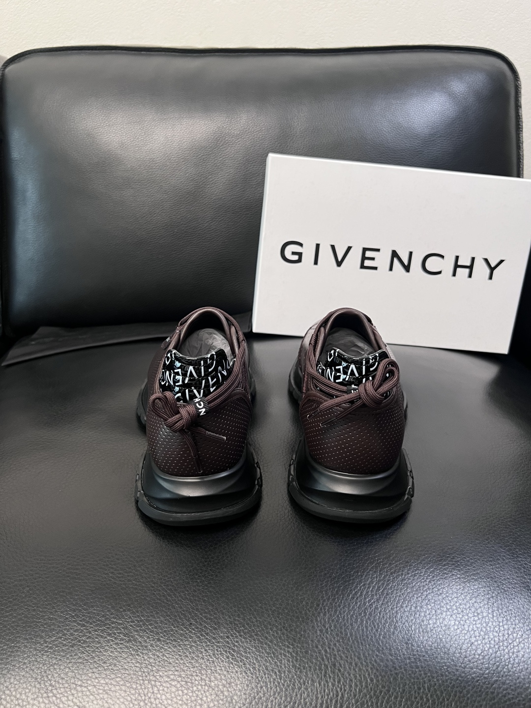 ⚠️只换码不退⚠️    Givenchy  高品质  纪梵希  顶级工艺品  专柜新品同步，鞋面意大利