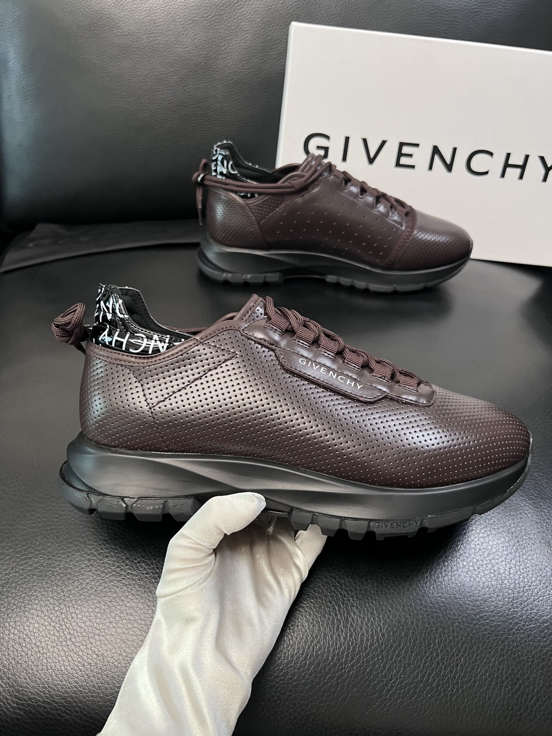 ⚠️只换码不退⚠️    Givenchy  高品质  纪梵希  顶级工艺品  专柜新品同步，鞋面意大利