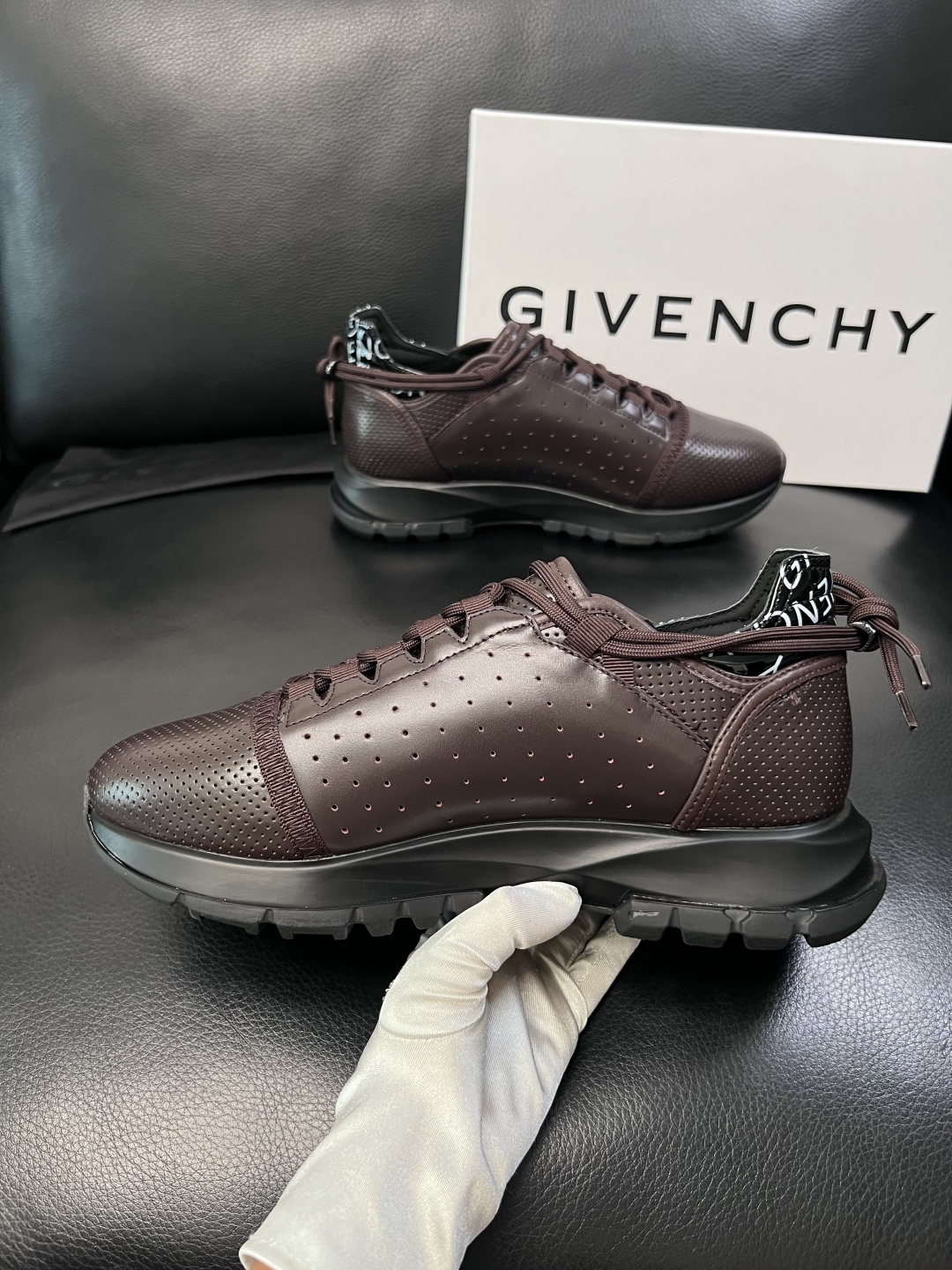 ⚠️只换码不退⚠️    Givenchy  高品质  纪梵希  顶级工艺品  专柜新品同步，鞋面意大利