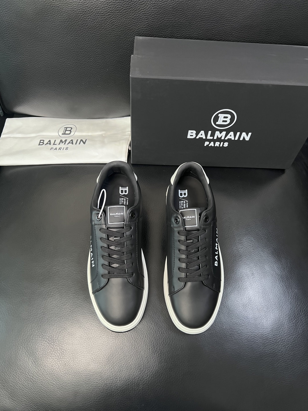 ⚠️只换码不退⚠️    BALMAIN  高品质  巴尔曼  顶级工艺品  专柜新品同步，鞋面意大利进