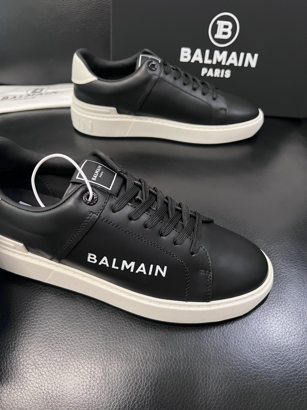 ⚠️只换码不退⚠️    BALMAIN  高品质  巴尔曼  顶级工艺品  专柜新品同步，鞋面意大利进