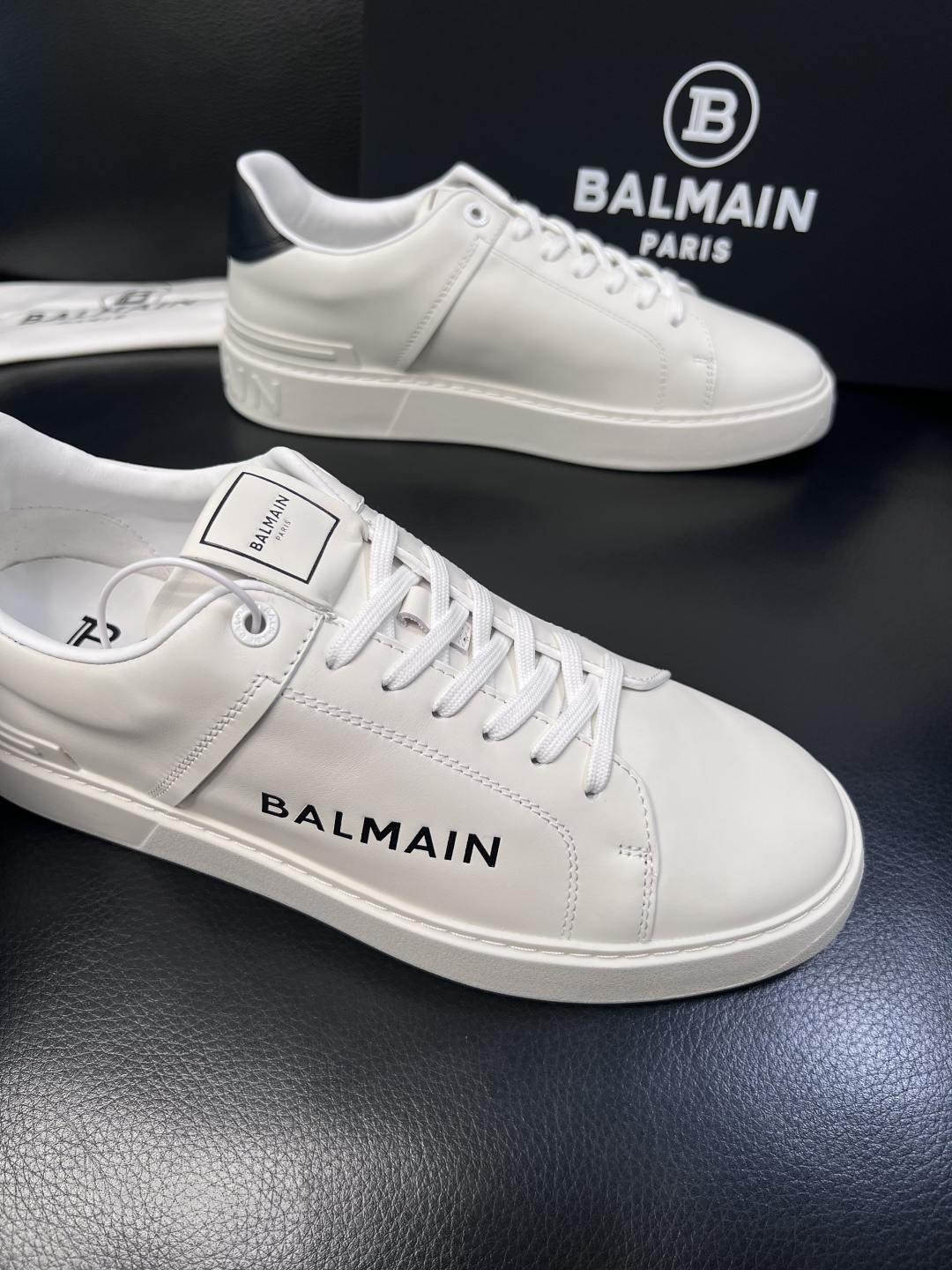 ⚠️只换码不退⚠️    BALMAIN  高品质  巴尔曼  顶级工艺品  专柜新品同步，鞋面意大利进