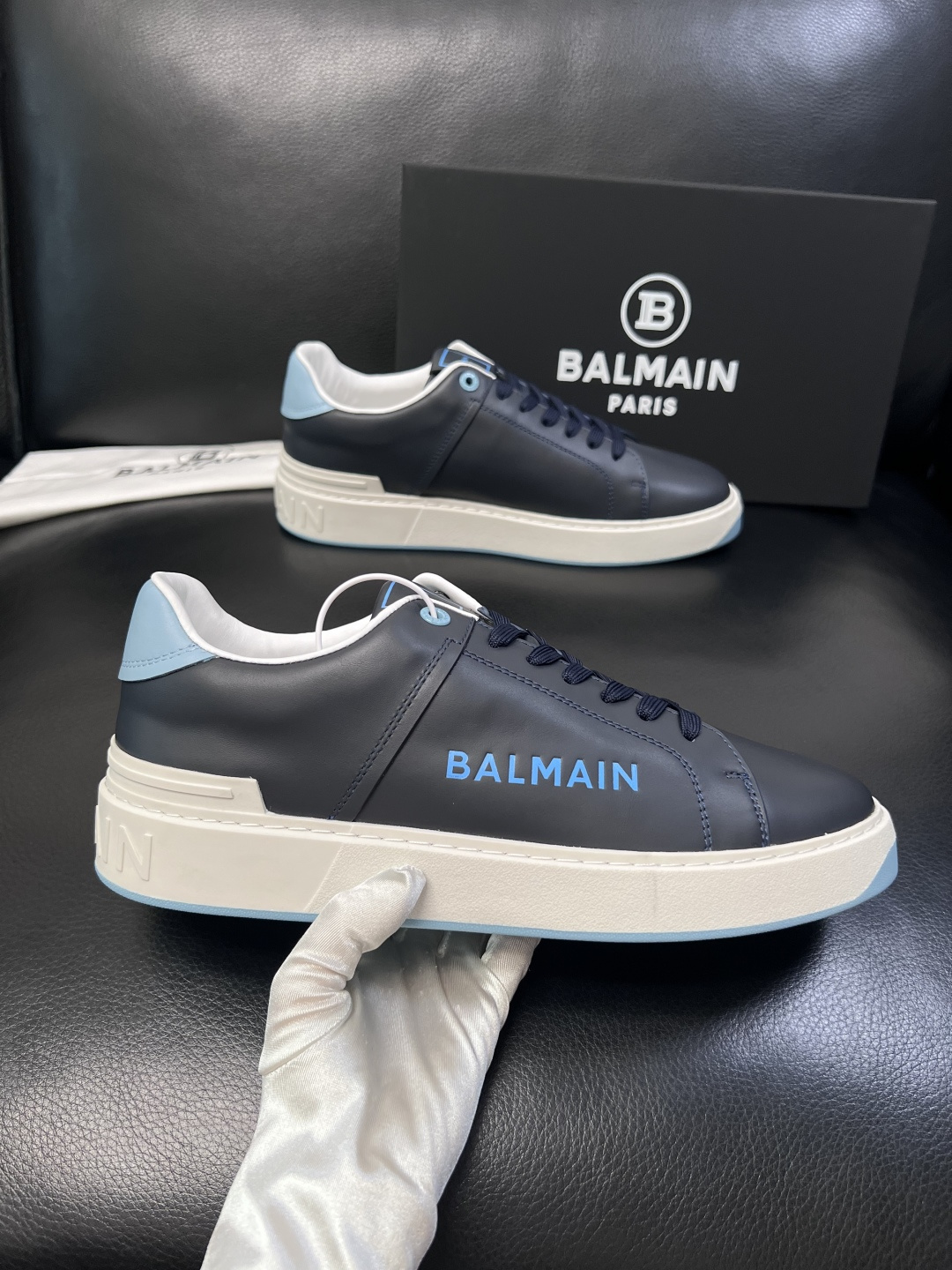 ⚠️只换码不退⚠️    BALMAIN  高品质  巴尔曼  顶级工艺品  专柜新品同步，鞋面意大利进