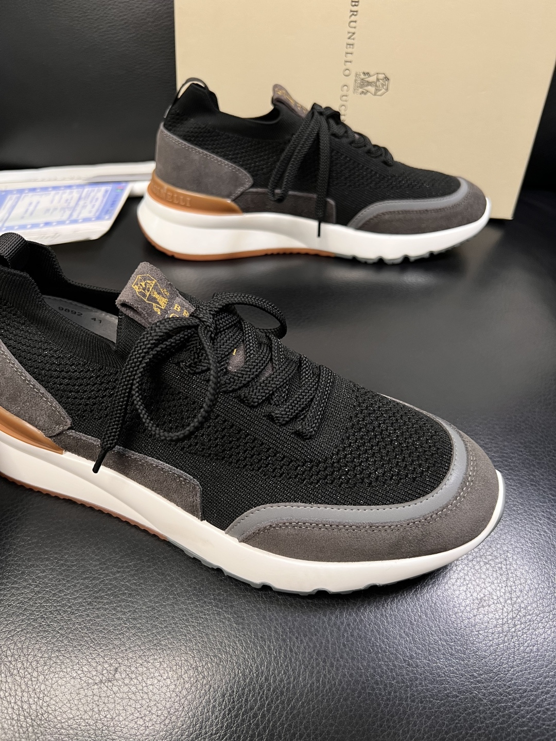 Brunello Cucinelli  高品质 顶级工艺品  BC  专柜同步原厂配置，意大利进口牛皮面