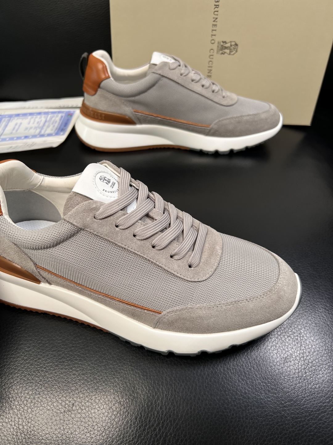 Brunello Cucinelli  高品质 顶级工艺品  BC  专柜同步原厂配置，意大利进口牛皮面
