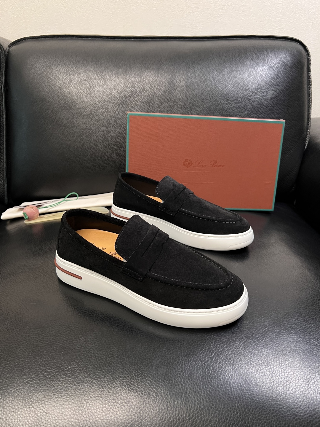 Loro Piana  高品质  顶级工艺品  诺悠翩雅  新品专柜同步原厂配置，鞋面意大利进口牛皮面料