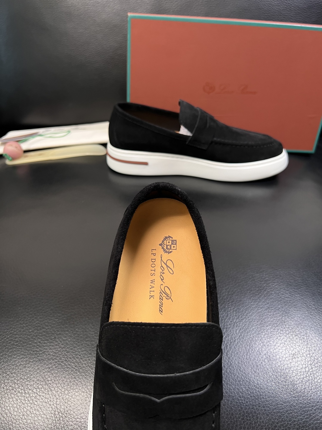 Loro Piana  高品质  顶级工艺品  诺悠翩雅  新品专柜同步原厂配置，鞋面意大利进口牛皮面料