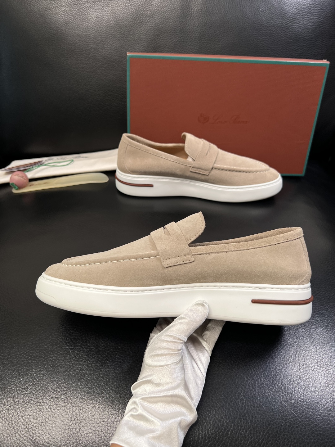 Loro Piana  高品质  顶级工艺品  诺悠翩雅  新品专柜同步原厂配置，鞋面意大利进口牛皮面料