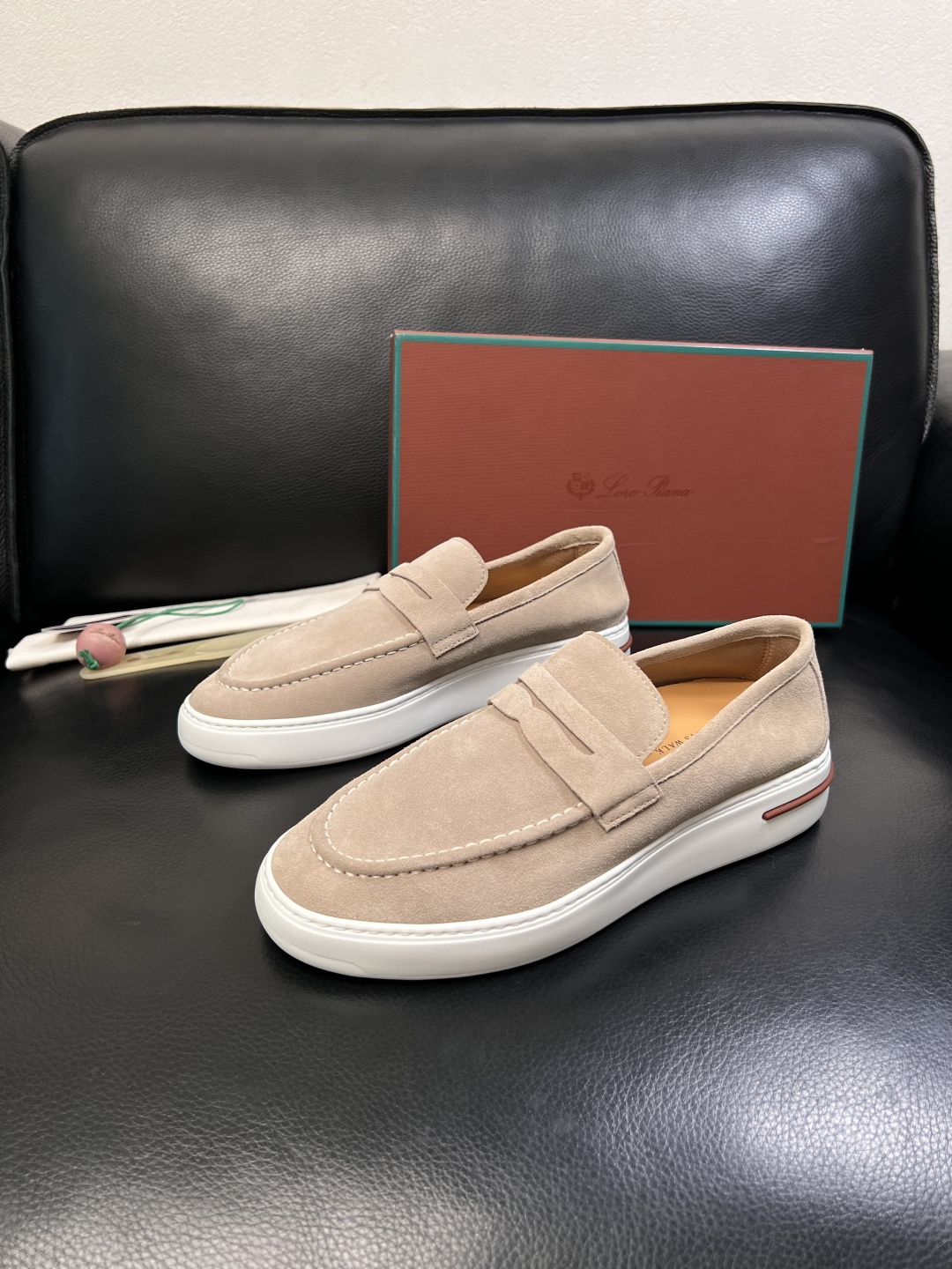 Loro Piana  高品质  顶级工艺品  诺悠翩雅  新品专柜同步原厂配置，鞋面意大利进口牛皮面料