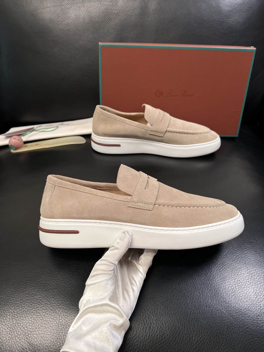 Loro Piana  高品质  顶级工艺品  诺悠翩雅  新品专柜同步原厂配置，鞋面意大利进口牛皮面料