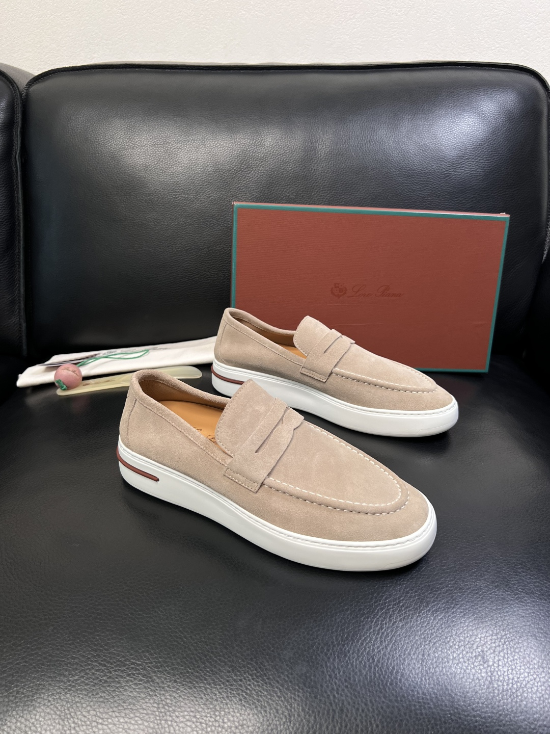 Loro Piana  高品质  顶级工艺品  诺悠翩雅  新品专柜同步原厂配置，鞋面意大利进口牛皮面料