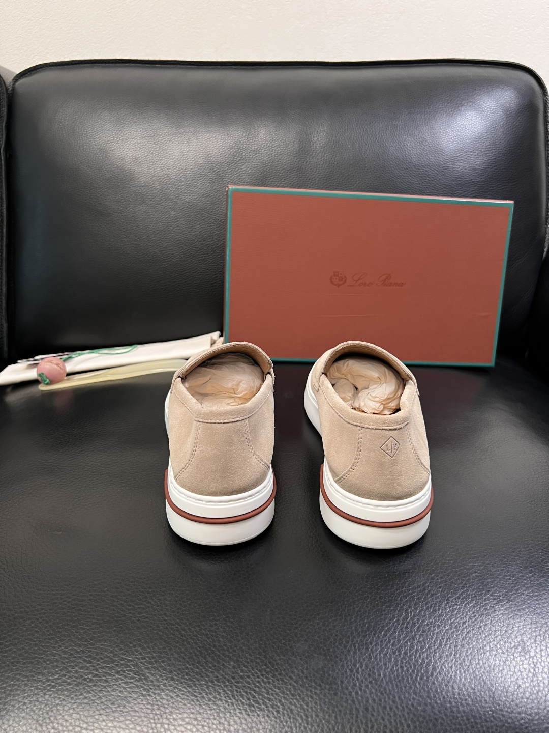 Loro Piana  高品质  顶级工艺品  诺悠翩雅  新品专柜同步原厂配置，鞋面意大利进口牛皮面料