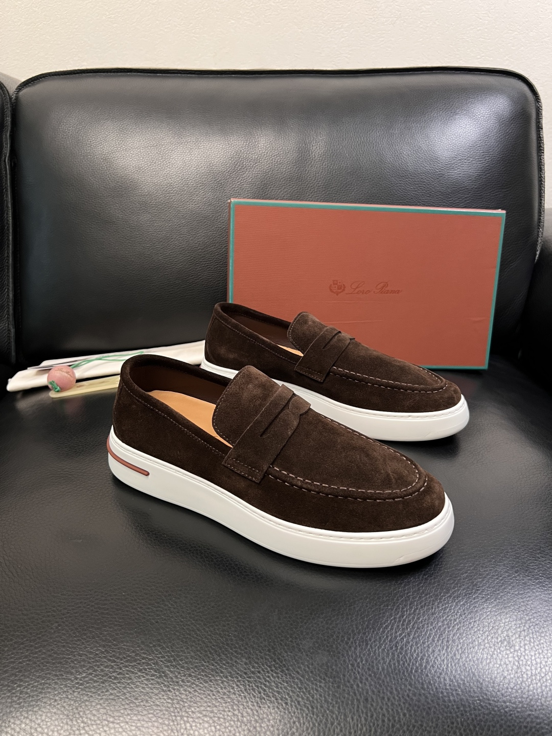 Loro Piana  高品质  顶级工艺品  诺悠翩雅  新品专柜同步原厂配置，鞋面意大利进口牛皮面料