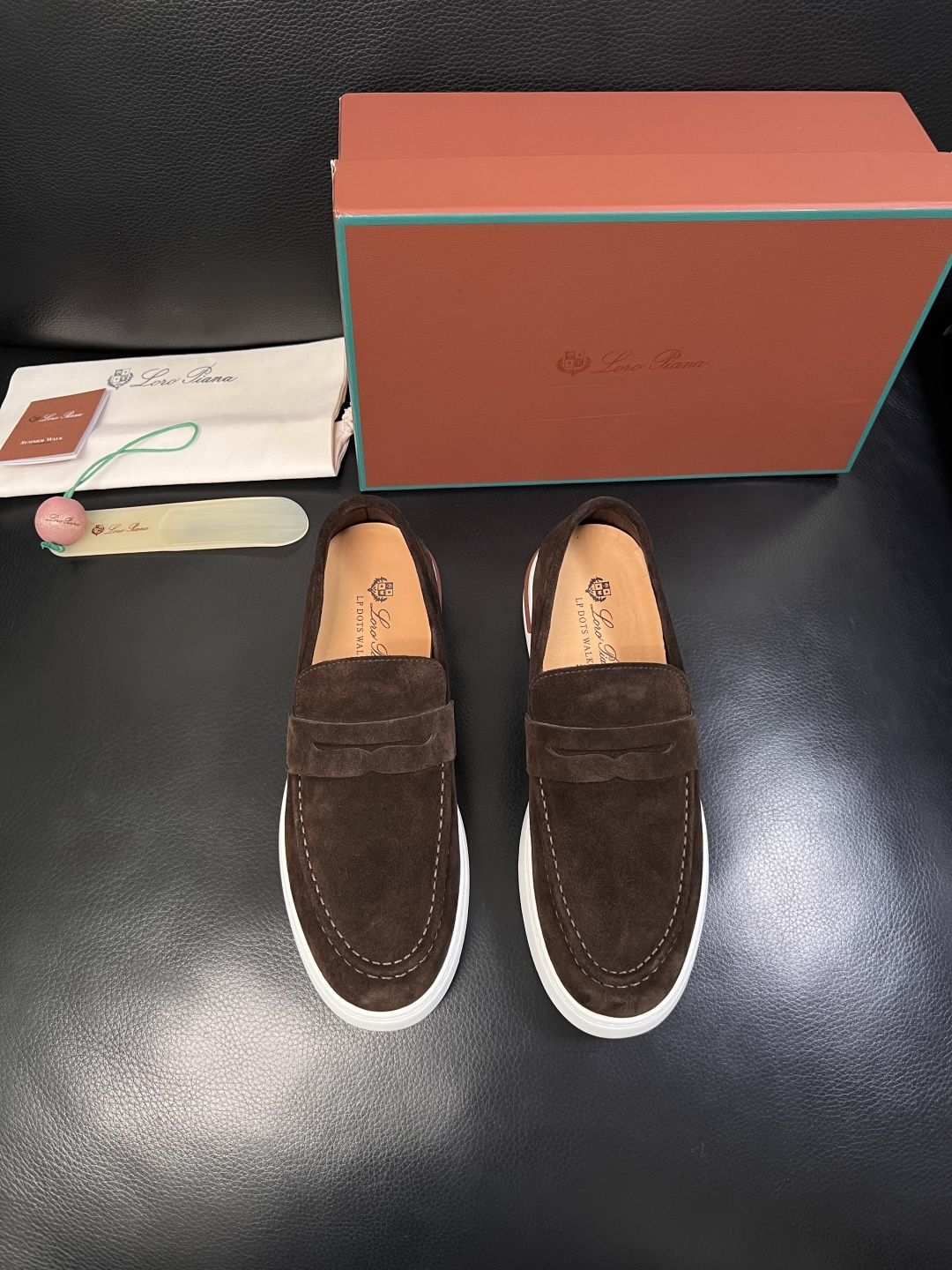 Loro Piana  高品质  顶级工艺品  诺悠翩雅  新品专柜同步原厂配置，鞋面意大利进口牛皮面料