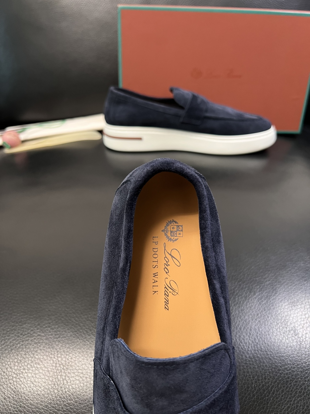 Loro Piana  高品质  顶级工艺品  诺悠翩雅  新品专柜同步原厂配置，鞋面意大利进口牛皮面料
