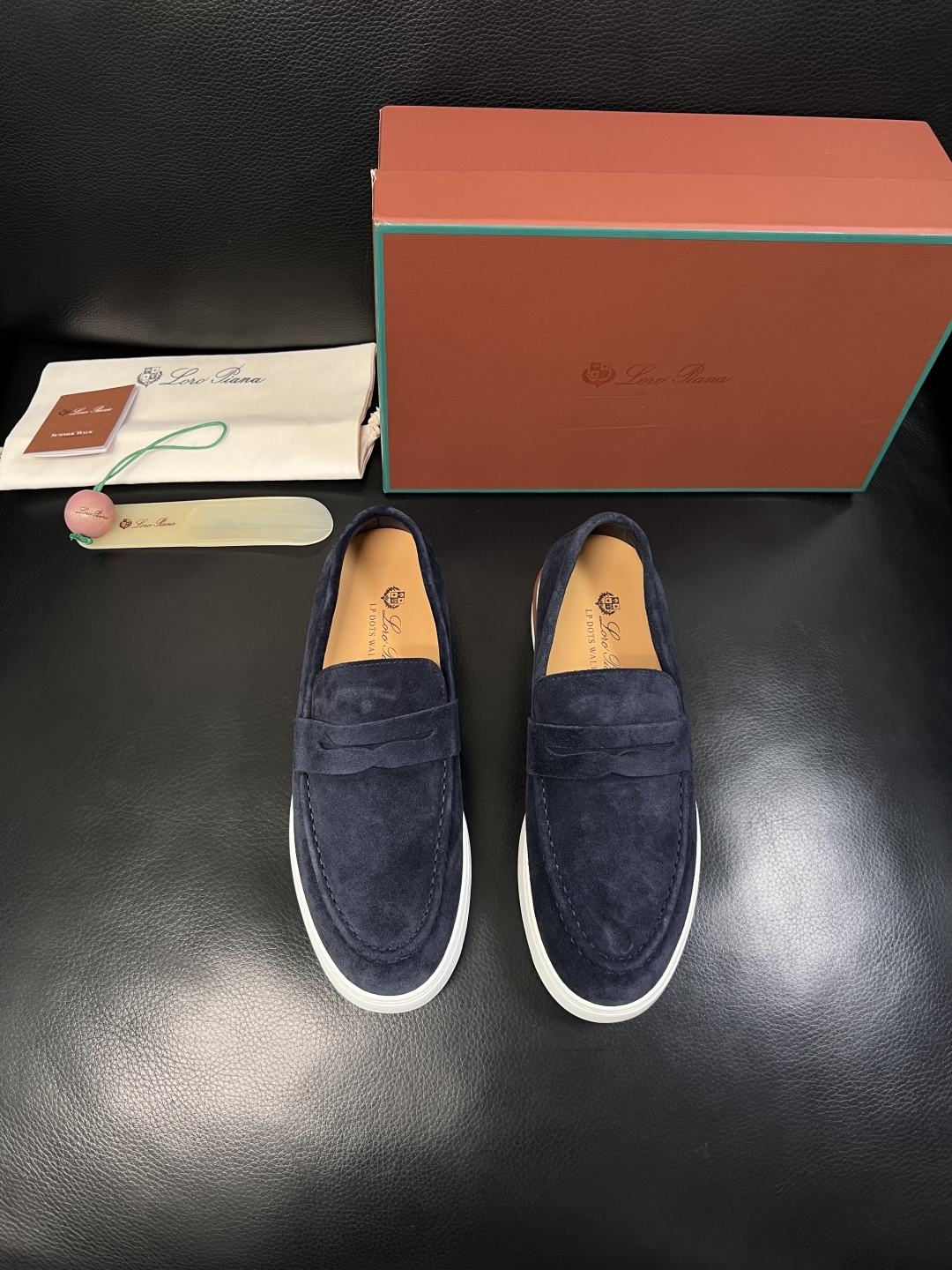 Loro Piana  高品质  顶级工艺品  诺悠翩雅  新品专柜同步原厂配置，鞋面意大利进口牛皮面料