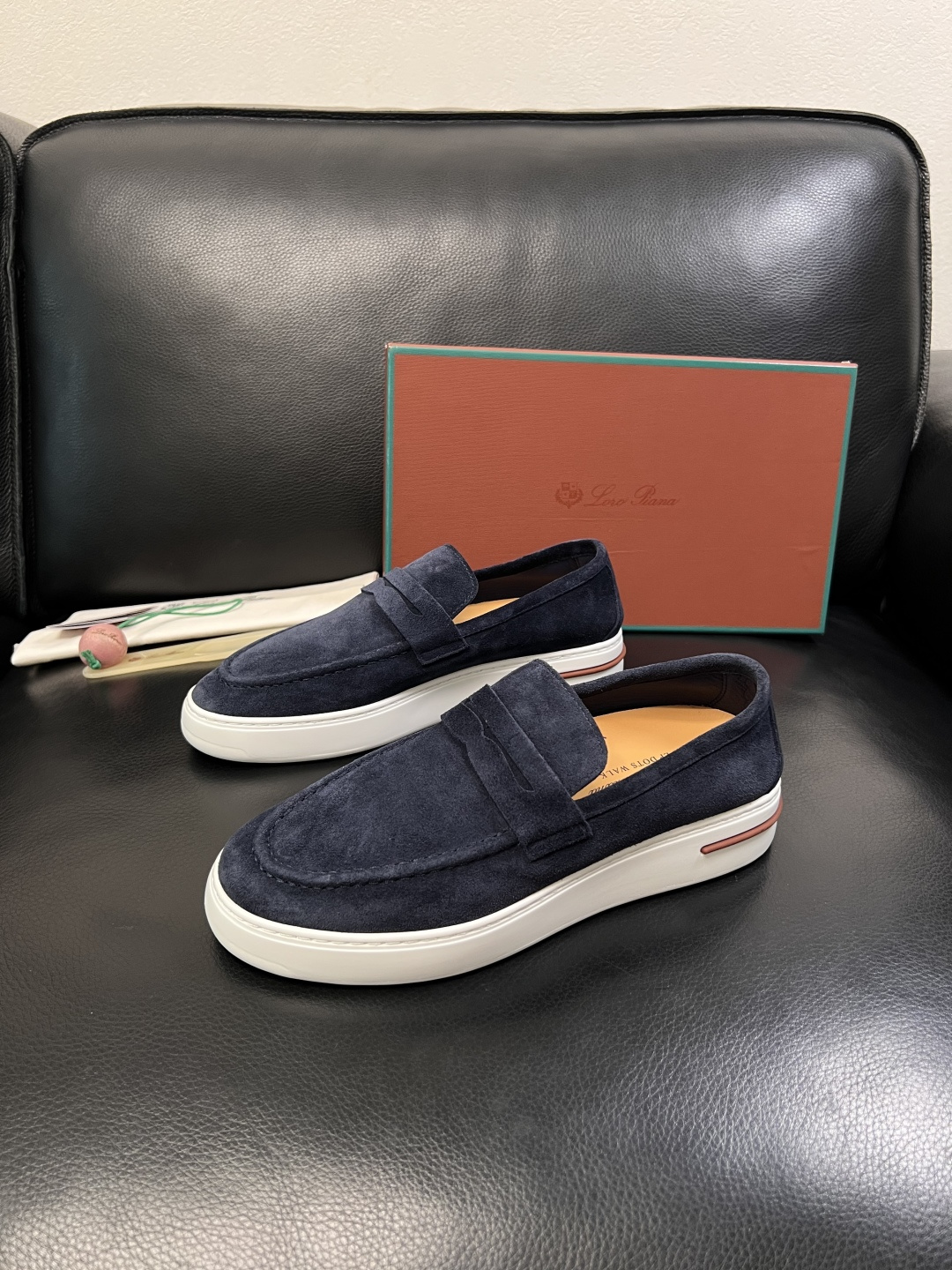 Loro Piana  高品质  顶级工艺品  诺悠翩雅  新品专柜同步原厂配置，鞋面意大利进口牛皮面料