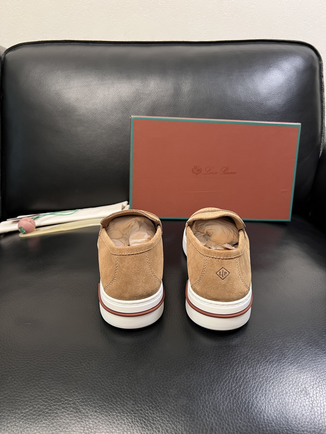 Loro Piana  高品质  顶级工艺品  诺悠翩雅  新品专柜同步原厂配置，鞋面意大利进口牛皮面料