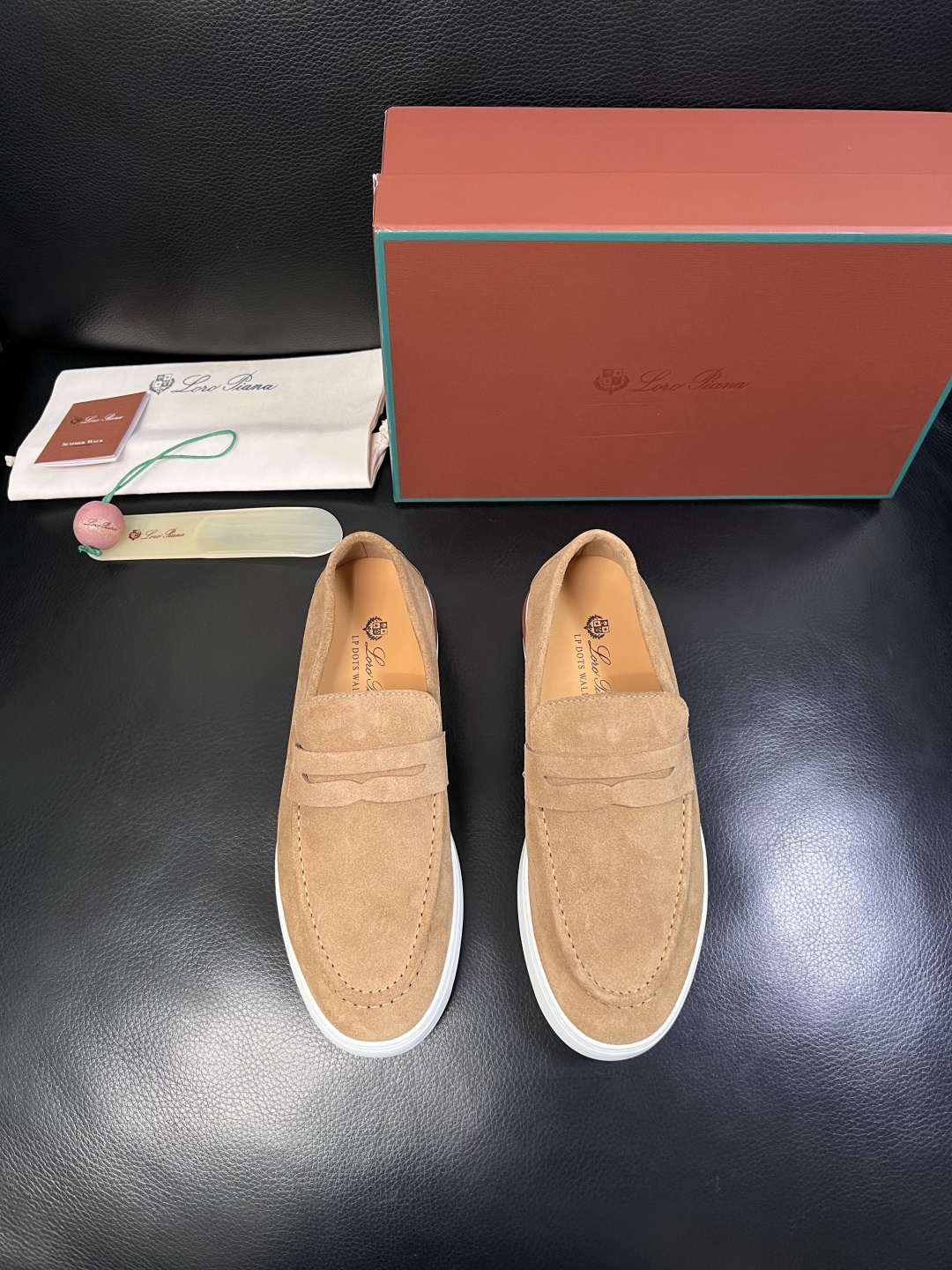 Loro Piana  高品质  顶级工艺品  诺悠翩雅  新品专柜同步原厂配置，鞋面意大利进口牛皮面料