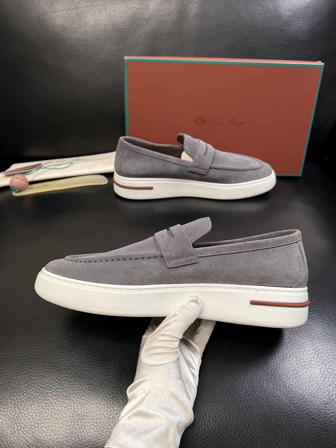 Loro Piana  高品质  顶级工艺品  诺悠翩雅  新品专柜同步原厂配置，鞋面意大利进口牛皮面料