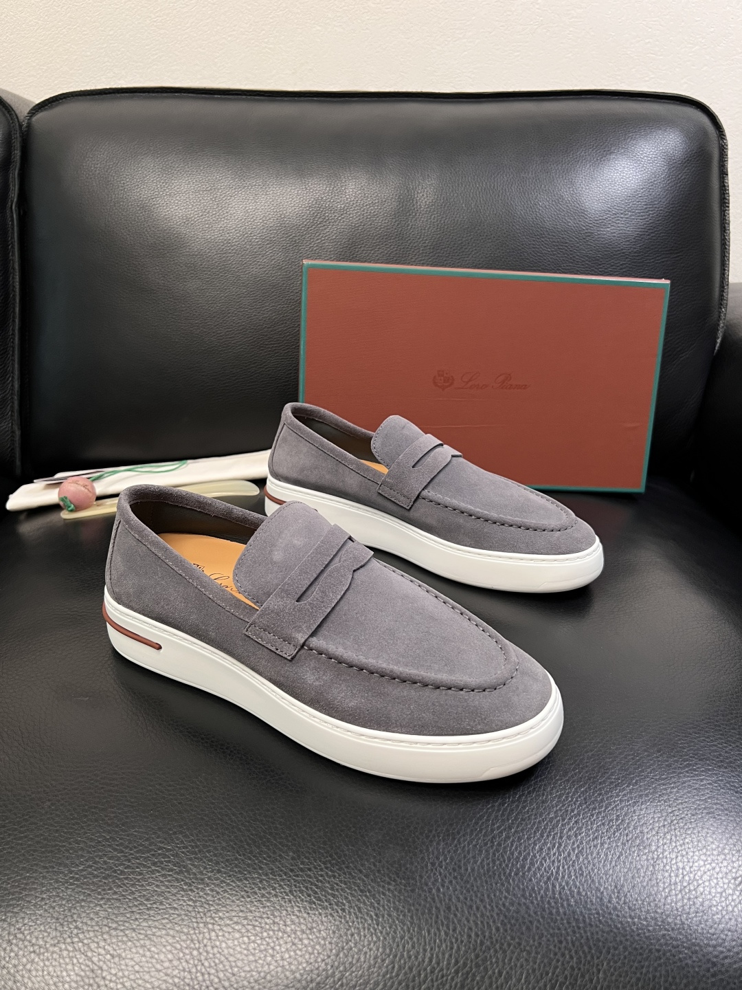 Loro Piana  高品质  顶级工艺品  诺悠翩雅  新品专柜同步原厂配置，鞋面意大利进口牛皮面料