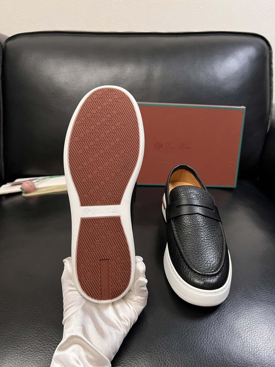 Loro Piana  高品质  顶级工艺品  诺悠翩雅  新品专柜同步原厂配置，鞋面意大利进口牛皮面料