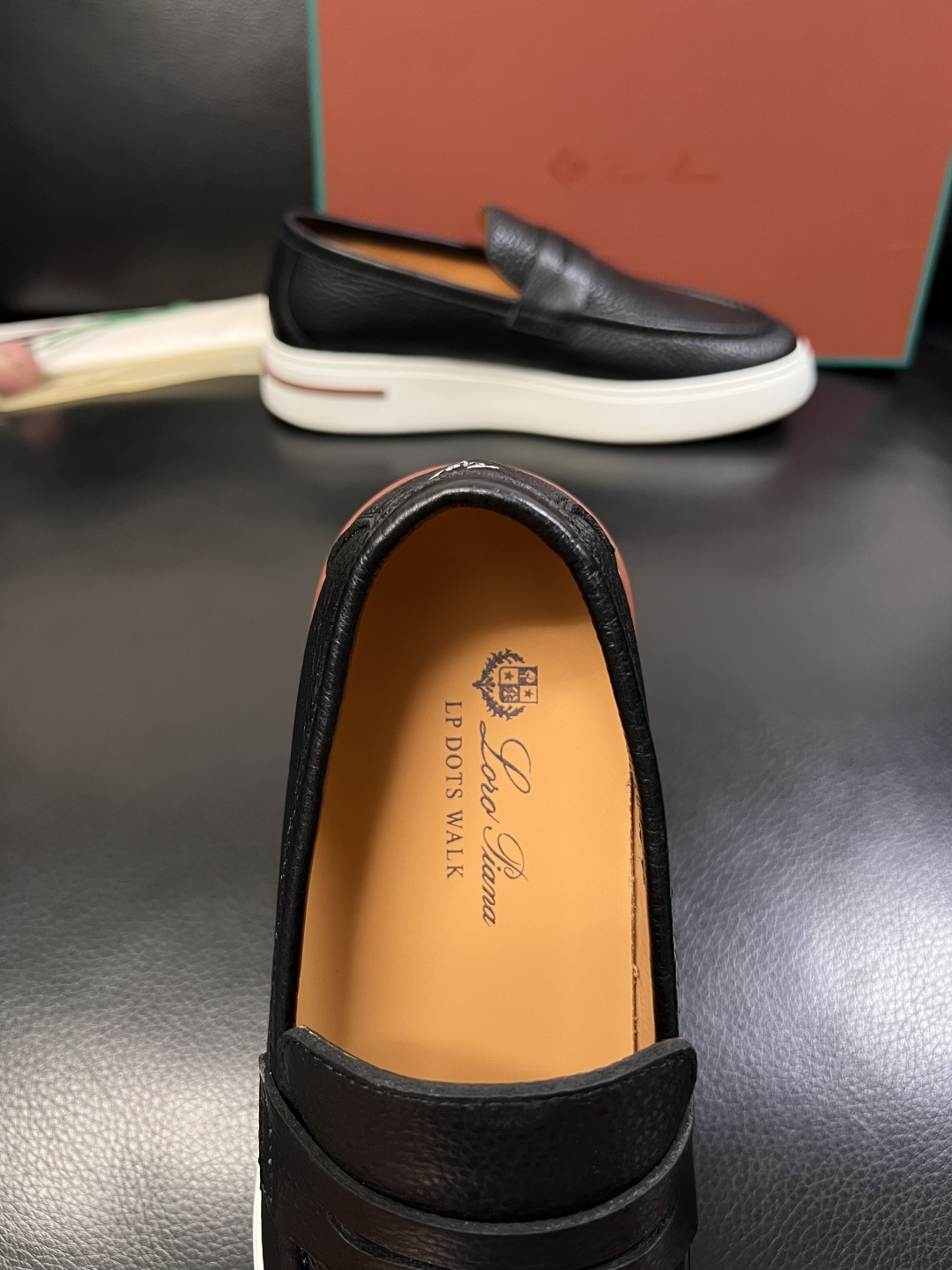 Loro Piana  高品质  顶级工艺品  诺悠翩雅  新品专柜同步原厂配置，鞋面意大利进口牛皮面料