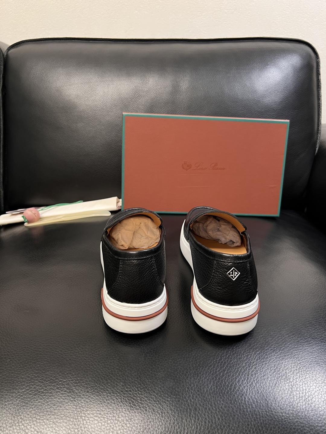 Loro Piana  高品质  顶级工艺品  诺悠翩雅  新品专柜同步原厂配置，鞋面意大利进口牛皮面料
