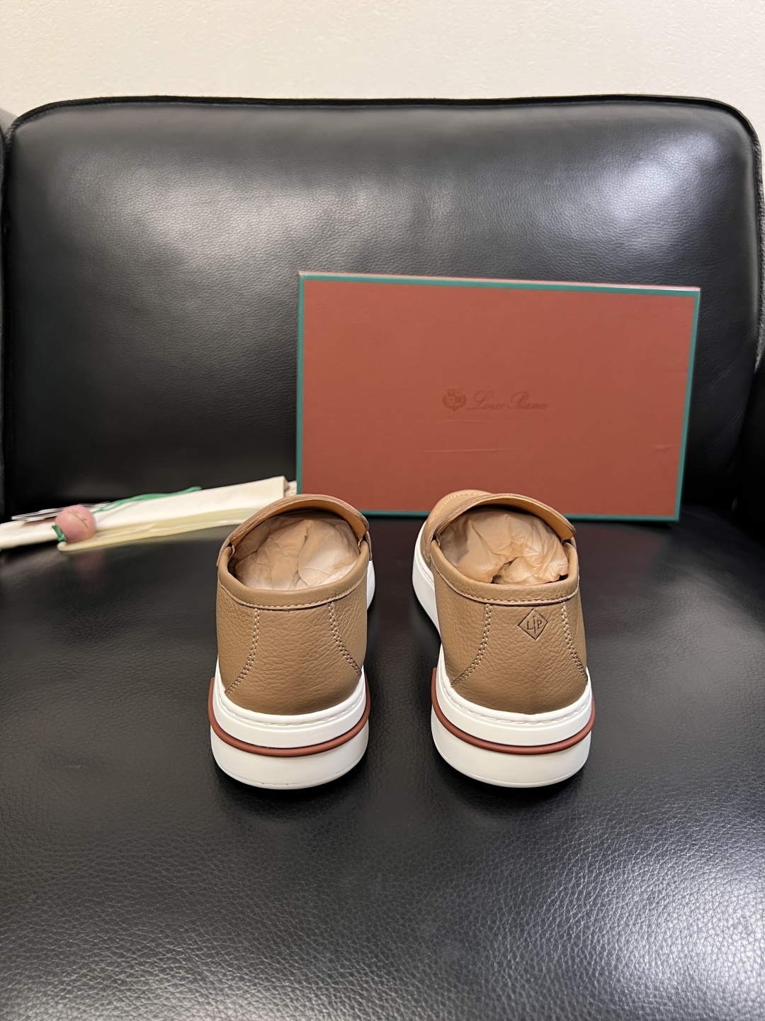 Loro Piana  高品质  顶级工艺品  诺悠翩雅  新品专柜同步原厂配置，鞋面意大利进口牛皮面料