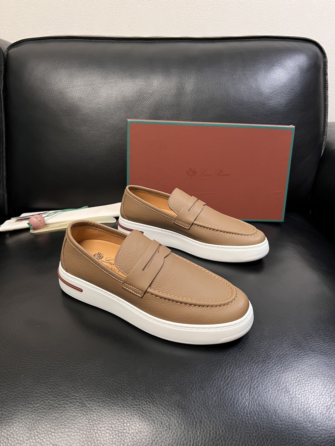 Loro Piana  高品质  顶级工艺品  诺悠翩雅  新品专柜同步原厂配置，鞋面意大利进口牛皮面料