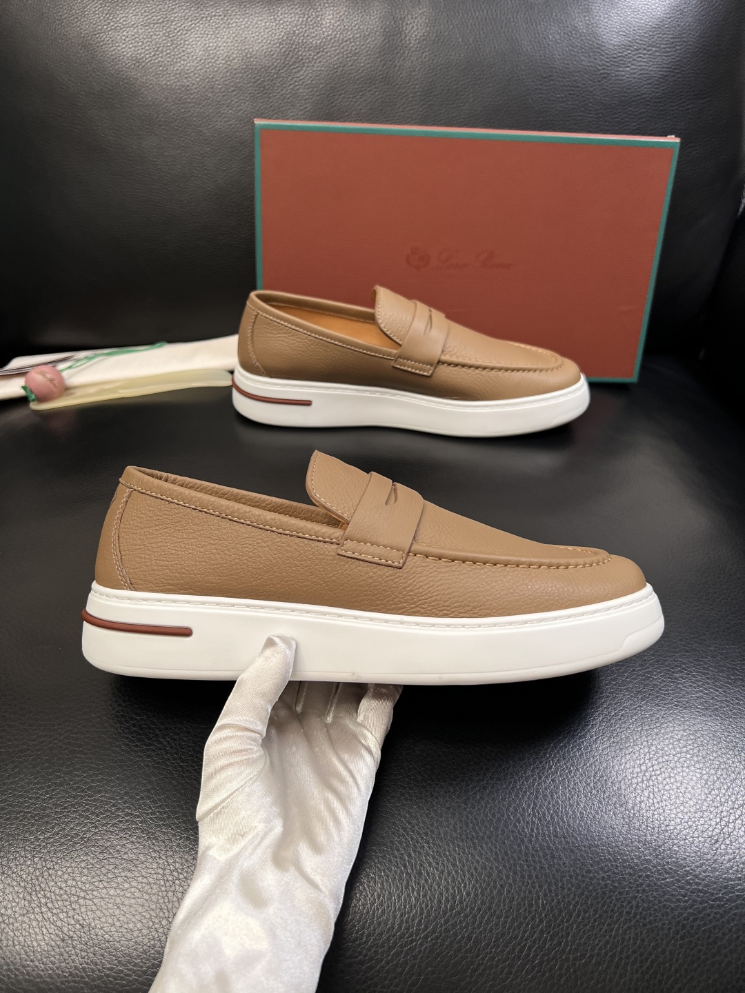 Loro Piana  高品质  顶级工艺品  诺悠翩雅  新品专柜同步原厂配置，鞋面意大利进口牛皮面料
