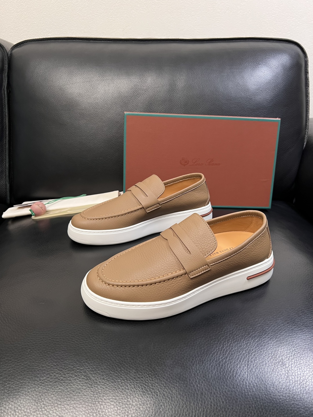 Loro Piana  高品质  顶级工艺品  诺悠翩雅  新品专柜同步原厂配置，鞋面意大利进口牛皮面料